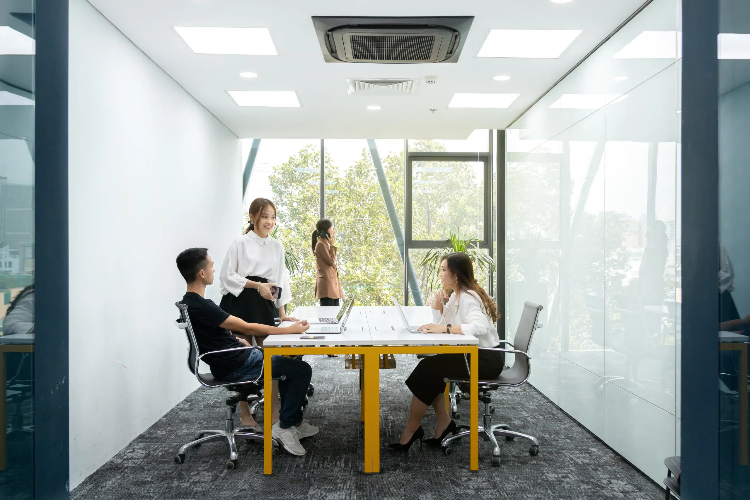 Kinh nghiệm thuê văn phòng hiệu quả tại Tp. Hồ Chí Minh và Hà Nội