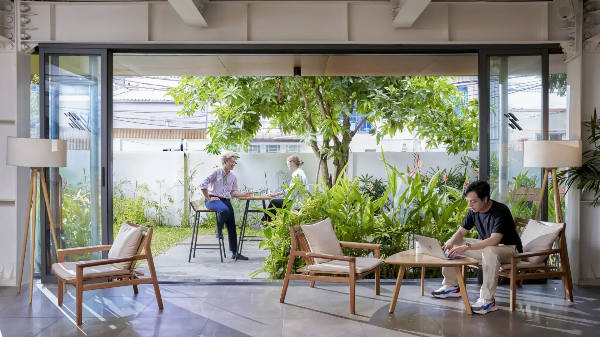 Dreamplex NQH - Garden and Lounge