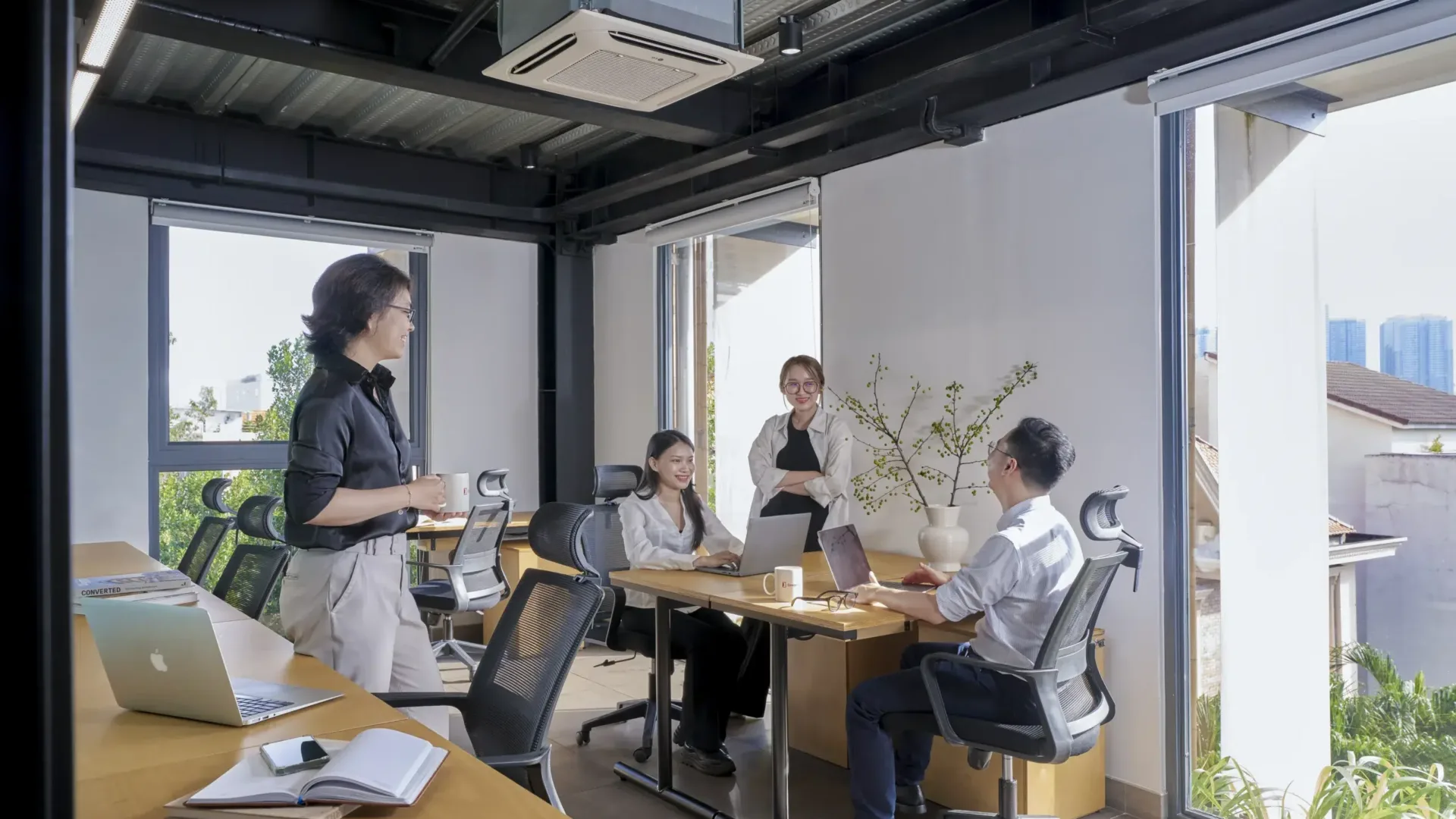 Dreamplex NQH - Office 404 with team